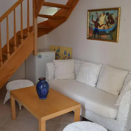 Charme, 4 Pièces, 6 Personnes - Fr-1-653-66 Tusson