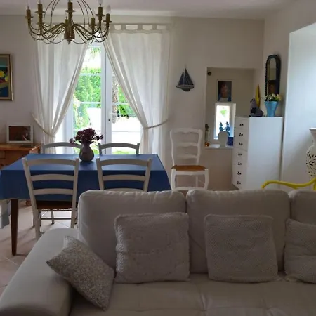 Hébergement de vacances Charme, 4 Pièces, 6 Personnes - Fr-1-653-66
