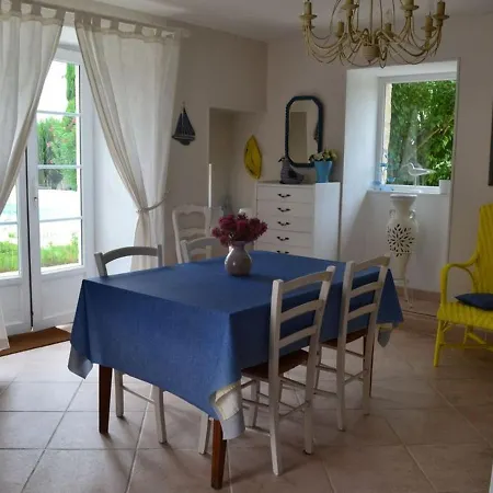 Charme, 4 Pièces, 6 Personnes - Fr-1-653-66 Hébergement de vacances