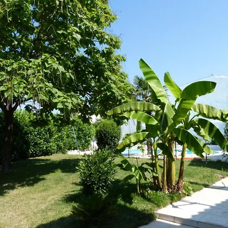 Hébergement de vacances Charme, 4 Pièces, 6 Personnes - Fr-1-653-66 Tusson