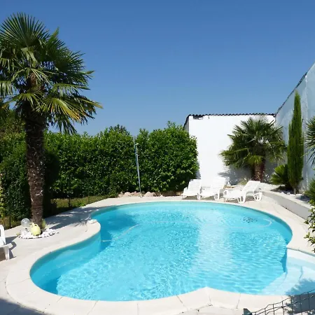 Charme, 4 Pièces, 6 Personnes - Fr-1-653-66 Tusson