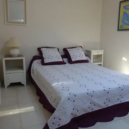 Charme, 4 Pièces, 6 Personnes - Fr-1-653-66 Tusson