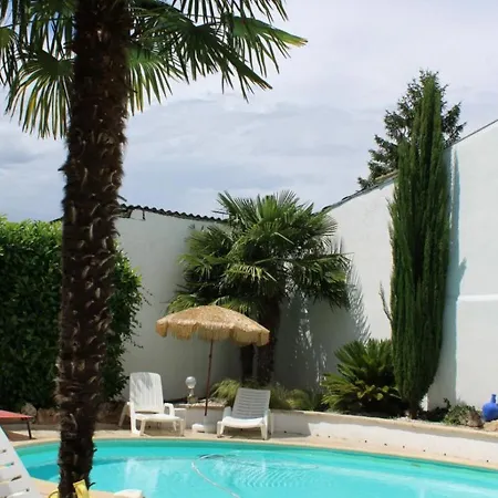 Hébergement de vacances Charme, 4 Pièces, 6 Personnes - Fr-1-653-66 *